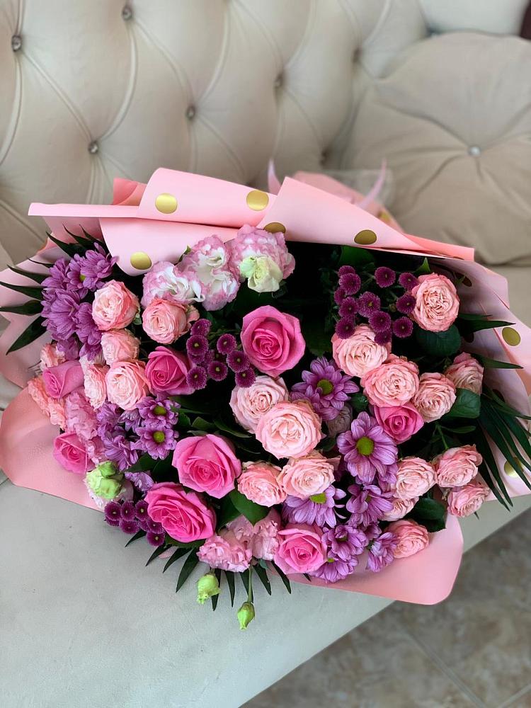 Букет цветов из: Хризантемы, Розы и Лизиантусы в Поведниках