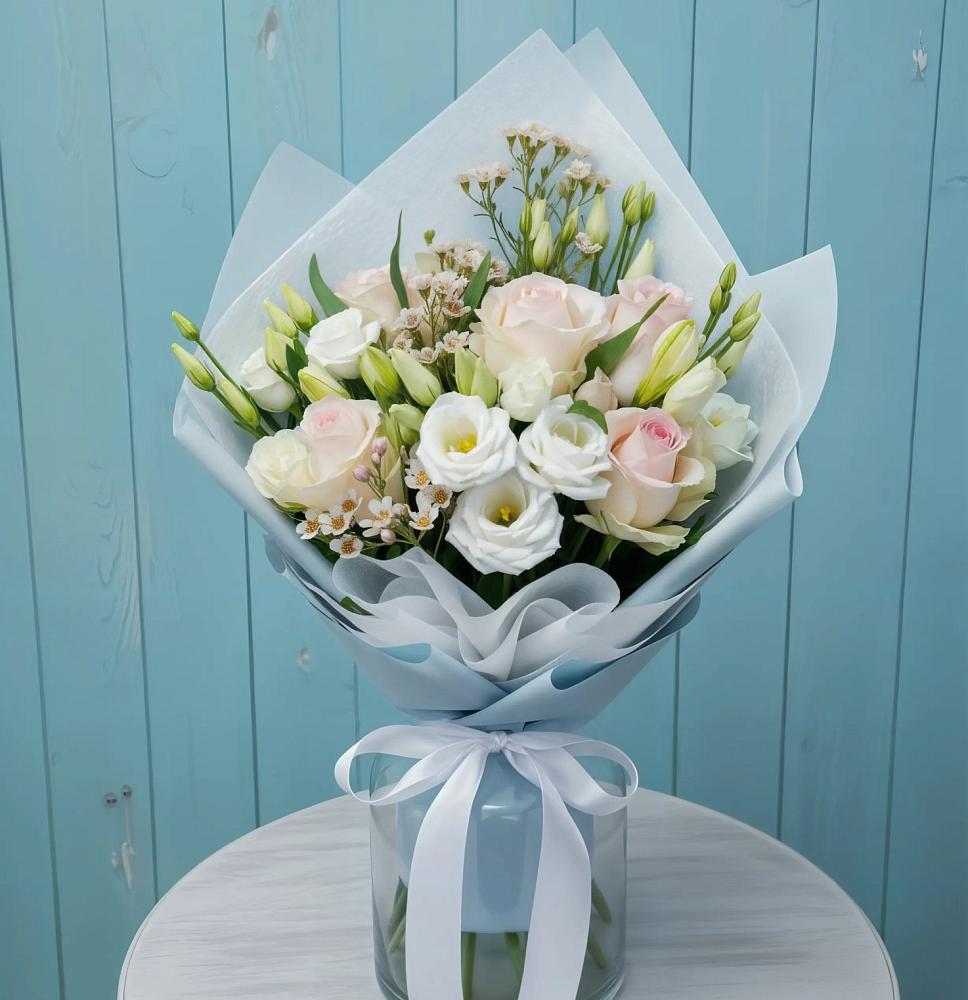 Букет цветов из: Розы и Лизиантусы в Поведниках