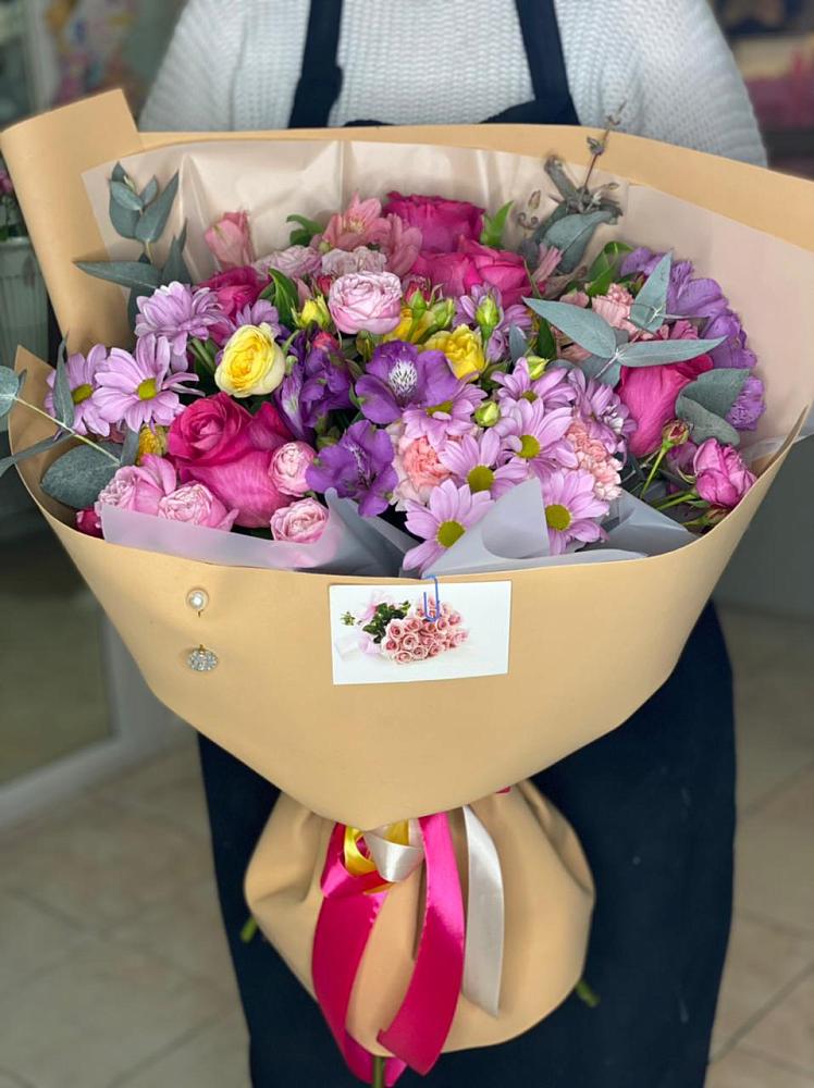 Букет цветов из: Хризантемы, Гвоздики и Альстромерии в Поведниках