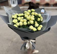 Букет Белые кустовые розы Солинеро в Поведниках