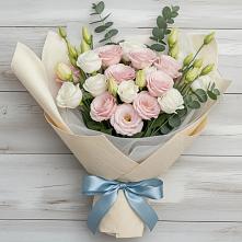 Букет цветов из:  Лизиантусы в Поведниках