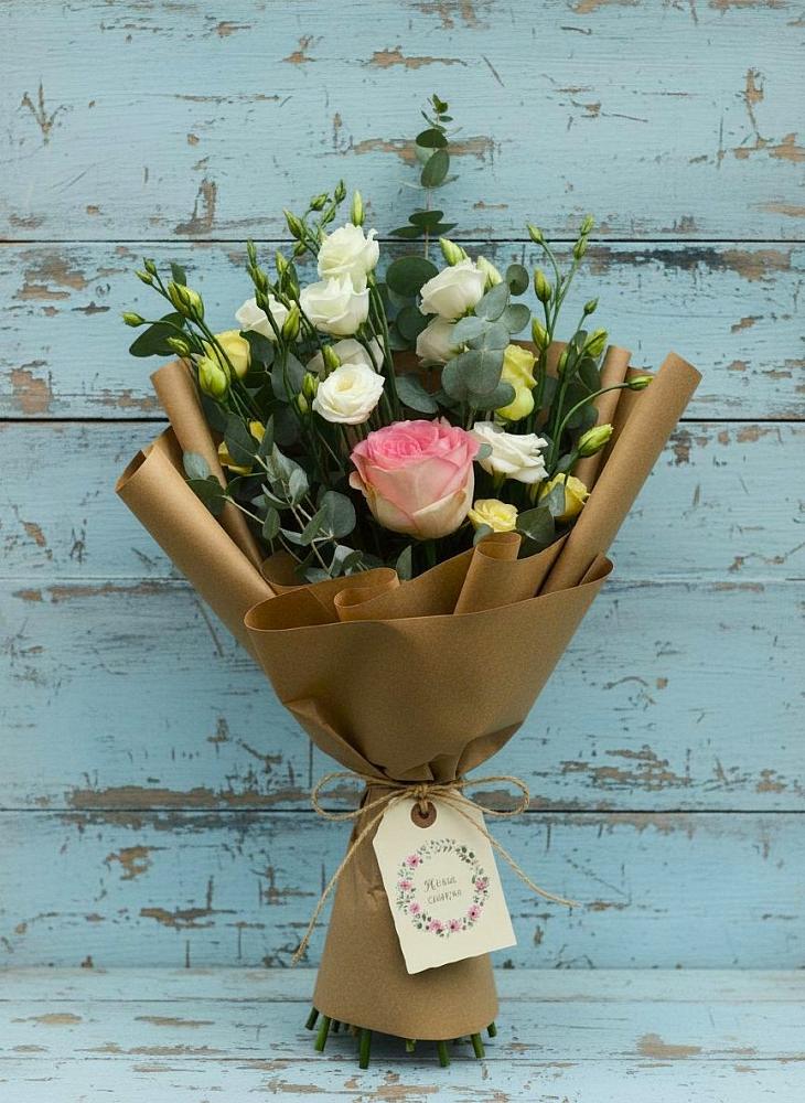 Букет цветов из: Розы и Лизиантусы в Поведниках