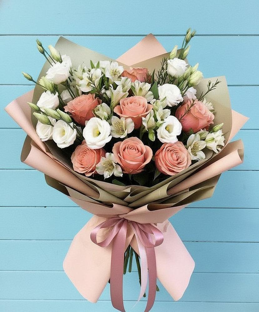 Букет цветов из: Розы, Альстромерии и Лизиантусы в Поведниках