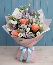 Букет цветов из:  Лизиантусы, Розы, Альстромерии и Гипсофила в Поведниках