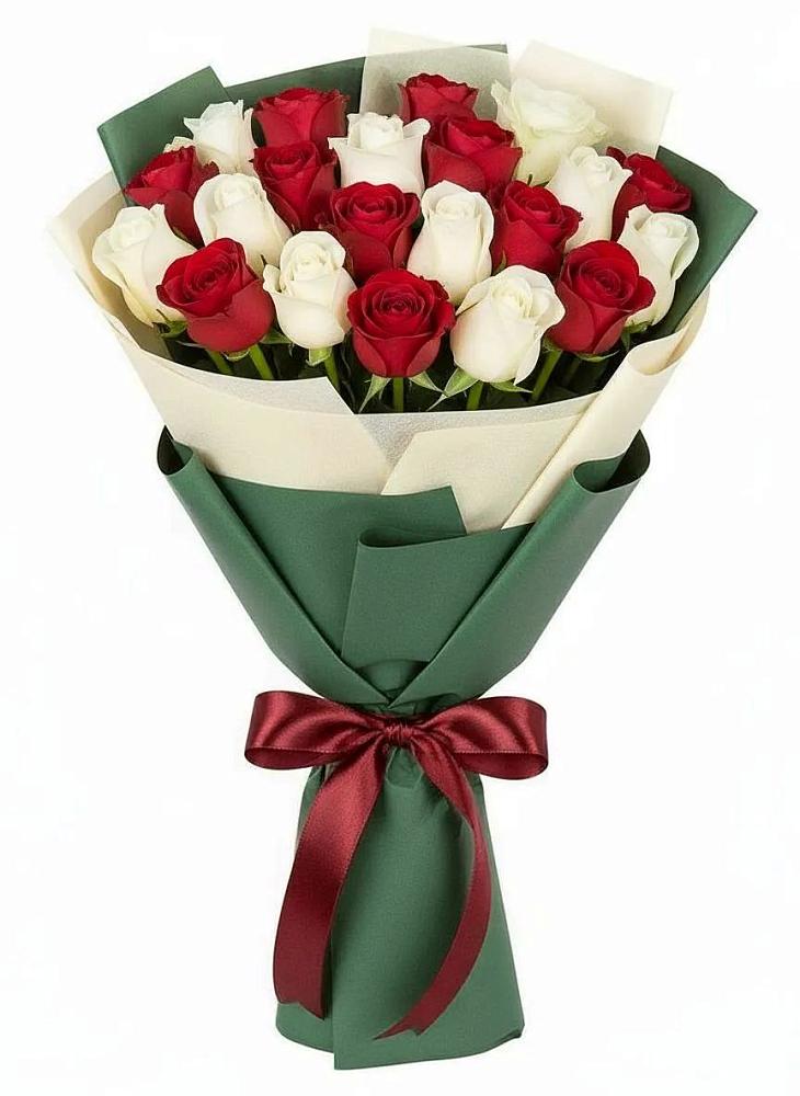 Букет Микс из красных и белых роз в Поведниках