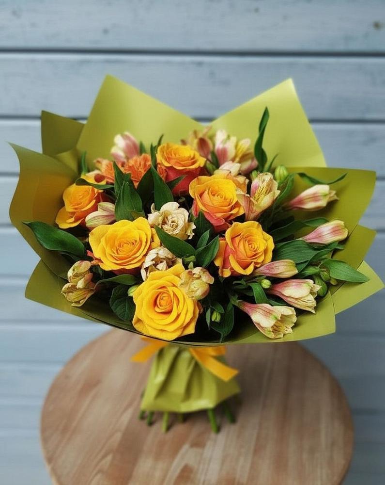 Букет цветов из: Альстромерии и Розы в Поведниках